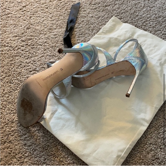 Manolo Blahnik - AUTHENTIC heels, size 40
Silver/iridescent, fabulous! - Picture 4 of 6